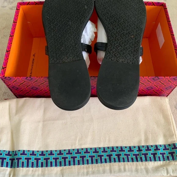 Tory Burch Black Logo Thong Sandals - Picture 12 of 13